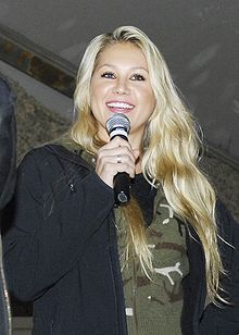 Anna Kournikova-Bagram Airfield 2009.jpg