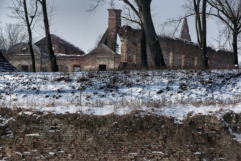 File:!-20110225-carolath-siedlisko-ruiny-abri.jpg