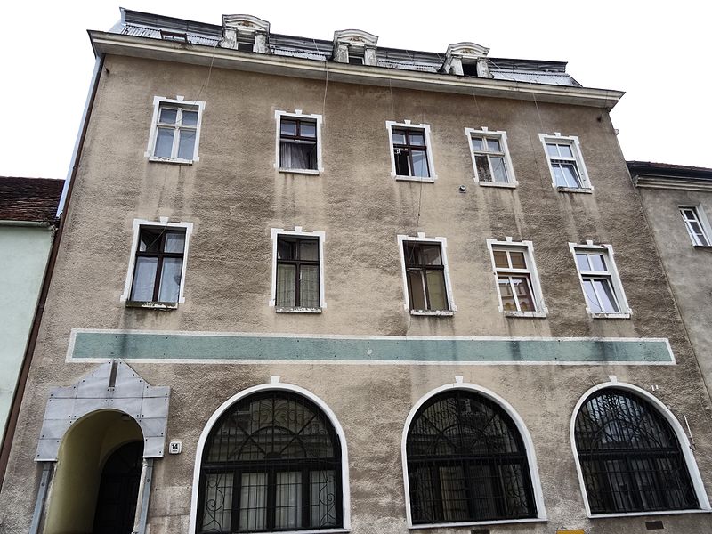 File:!-2014-wschowa-ul-rynek-14-792-1695-abri.jpg