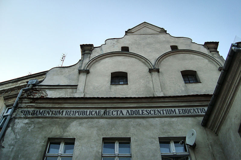 File:!-2012-wschowa-ul-powstancow-wlkp-kripplein-dom-abri.jpg