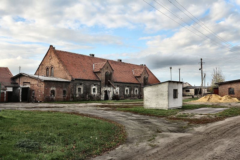 File:!-Tylewice-zespol-dworski-abri-2013.jpg