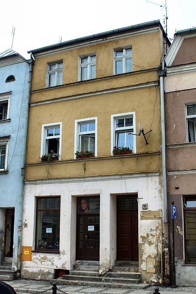 File:!-2014-wschowa-ul-rynek-10-abri.jpg