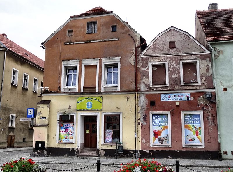 File:!-20140913-wschowa-ul-rynek-793-1689-ratuszowa-794-1682-abri.jpg