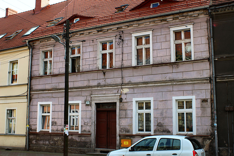 File:!2014-wschowa-ul-kostki-07-abri.jpg
