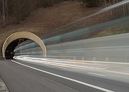 Tunnel Schwarzer Berg 3300399.jpg