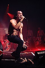 Singer - Tambours du Bronx.jpg