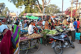 Market in Adalaj 01.jpg