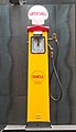 Shell petrol pump 1930.jpg