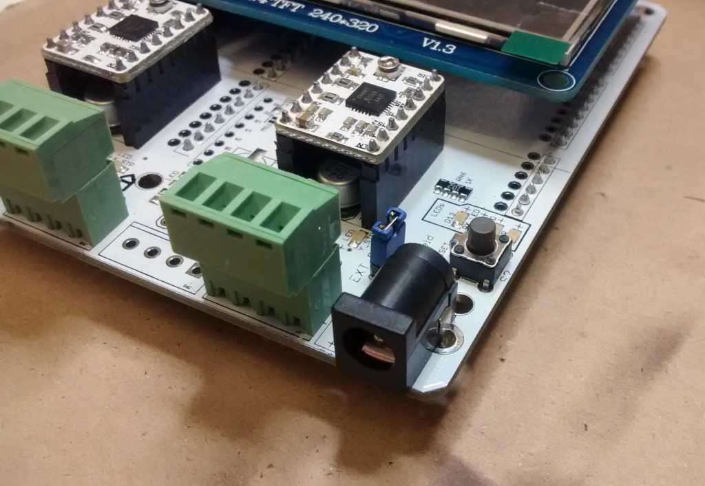External power jack on polarshield