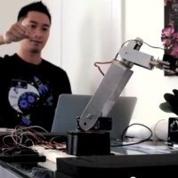 Leapmotion-Robotic-Arm